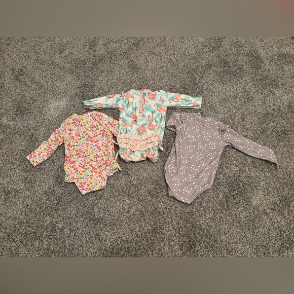 Baby girl 3-6 month swimsuits - Picture 2 of 5
